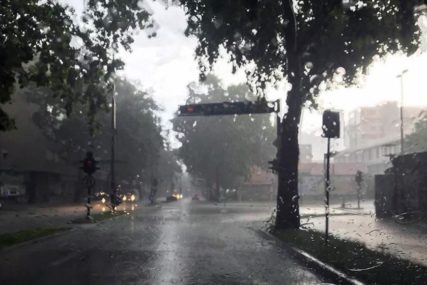 Olujno Nevrijeme Poharalo Posavinu: Otežan Promet, Načinjena ...